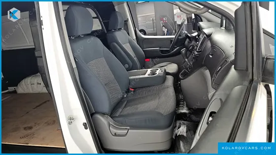 HYUNDAI STAREX 3-SEATER VAN