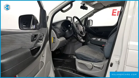 HYUNDAI STAREX 3-SEATER VAN