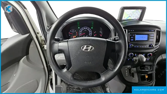 HYUNDAI STAREX 3-SEATER VAN
