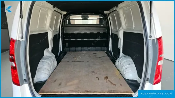 HYUNDAI STAREX 3-SEATER VAN