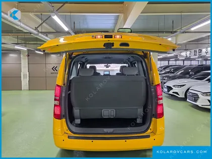 HYUNDAI STAREX 12-SEATER WAGON