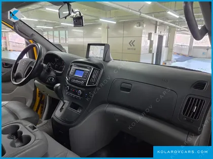 HYUNDAI STAREX 12-SEATER WAGON