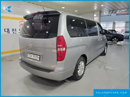 HYUNDAI STAREX 12-SEATER WAGON