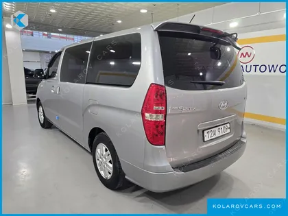 HYUNDAI STAREX 12-SEATER WAGON