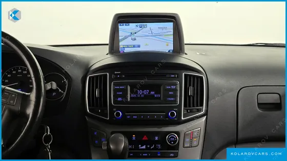 HYUNDAI STAREX 4WD 11-SEATER WAGON