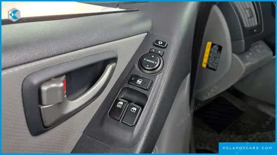 HYUNDAI STAREX 4WD 11-SEATER WAGON