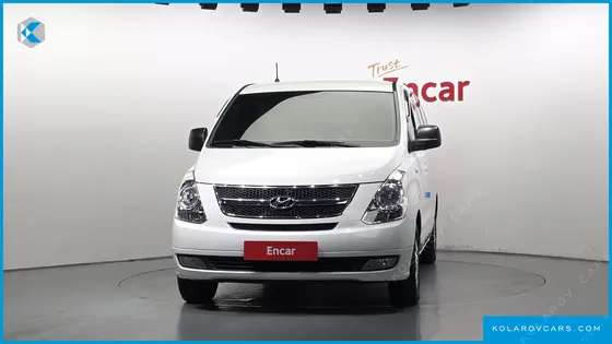 HYUNDAI STAREX 5-SEATER VAN