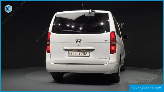 HYUNDAI STAREX 5-SEATER VAN