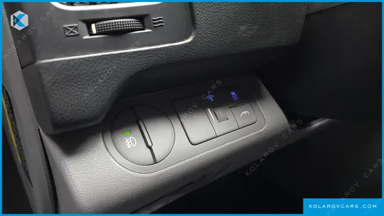 HYUNDAI STAREX 5-SEATER VAN