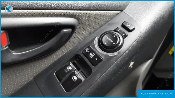HYUNDAI STAREX 5-SEATER VAN