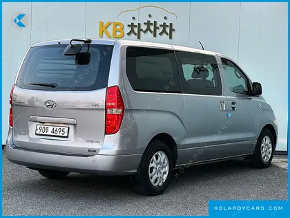 HYUNDAI STAREX 5-SEATER VAN