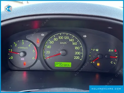 HYUNDAI STAREX 5-SEATER VAN