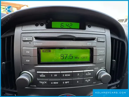 HYUNDAI STAREX 5-SEATER VAN