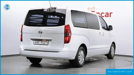 HYUNDAI STAREX 3-SEATER VAN
