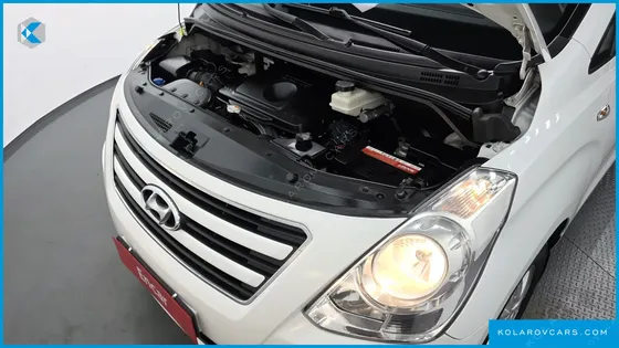 HYUNDAI STAREX 3-SEATER VAN