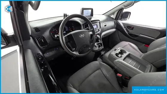 HYUNDAI STAREX 3-SEATER VAN