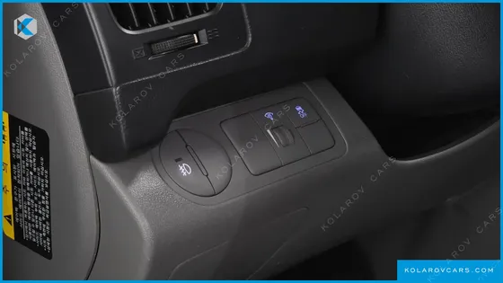 HYUNDAI STAREX 3-SEATER VAN