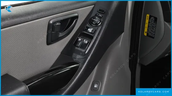 HYUNDAI STAREX 3-SEATER VAN