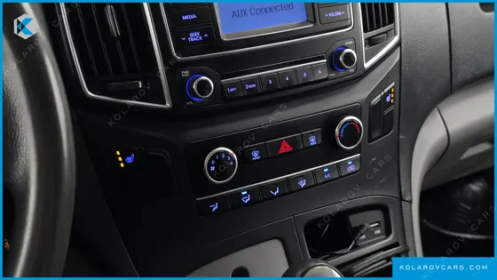 HYUNDAI STAREX 3-SEATER VAN
