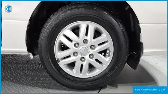 HYUNDAI STAREX 3-SEATER VAN