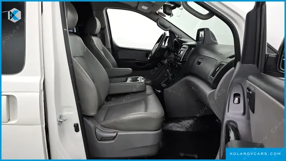 HYUNDAI STAREX 3-SEATER VAN