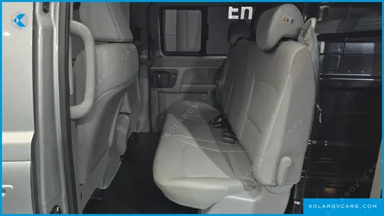 HYUNDAI STAREX 5-SEATER VAN