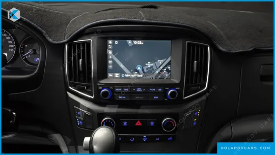 HYUNDAI STAREX 5-SEATER VAN