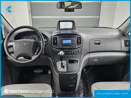 HYUNDAI STAREX 5-SEATER VAN