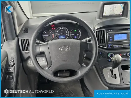 HYUNDAI STAREX 5-SEATER VAN