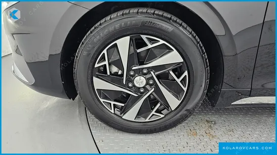 HYUNDAI GRANDEUR LE BLANC
