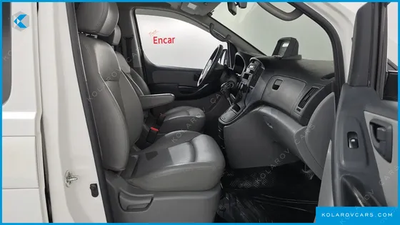 HYUNDAI STAREX 5-SEATER VAN