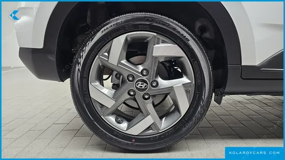 HYUNDAI VENUE 1,6 PREMIUM
