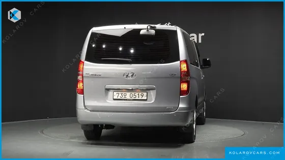HYUNDAI STAREX 4WD 12-SEATER WAGON
