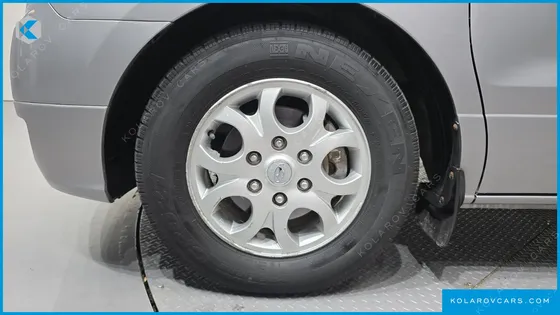 HYUNDAI STAREX 11-SEATER WAGON