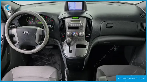HYUNDAI STAREX 11-SEATER WAGON
