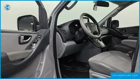 HYUNDAI STAREX 11-SEATER WAGON