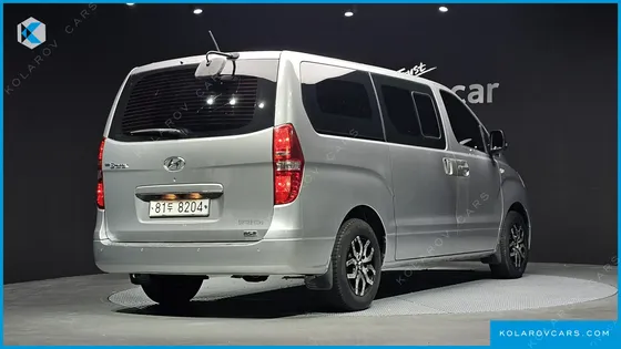HYUNDAI STAREX 5-SEATER LPI VAN