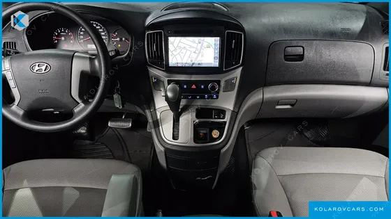 HYUNDAI STAREX 5-SEATER LPI VAN