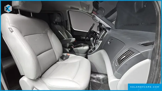 HYUNDAI STAREX 5-SEATER LPI VAN