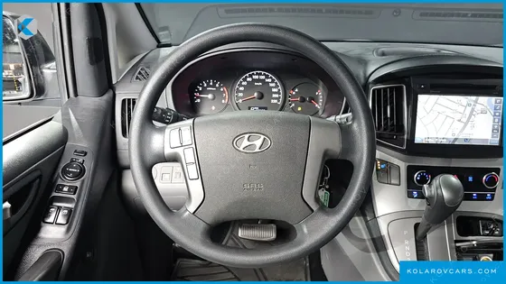 HYUNDAI STAREX 5-SEATER LPI VAN