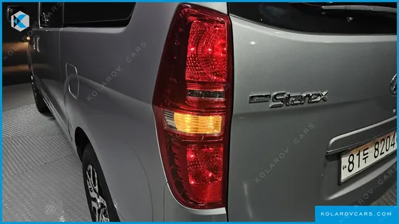 HYUNDAI STAREX 5-SEATER LPI VAN