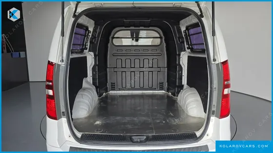 HYUNDAI STAREX 5-SEATER LPI VAN