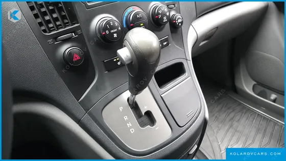 HYUNDAI STAREX 12-SEATER WAGON
