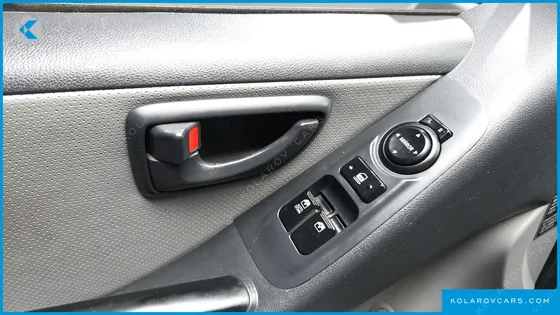 HYUNDAI STAREX 12-SEATER WAGON