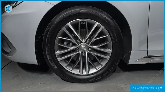 HYUNDAI GRANDEUR 3.0 LPI MODERN (RENTAL CAR)