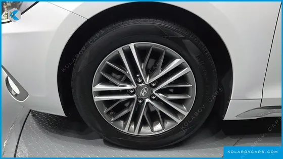 HYUNDAI GRANDEUR 3.0 LPI MODERN BASIC (RENTAL CAR)