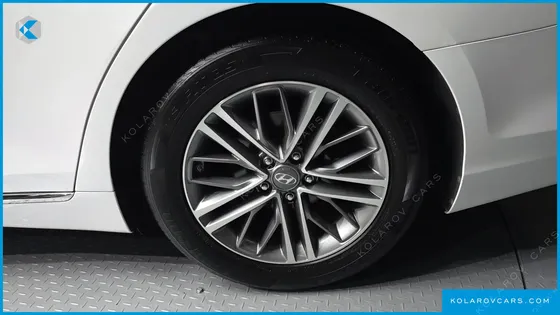 HYUNDAI GRANDEUR 3.0 LPI MODERN BASIC (RENTAL CAR)