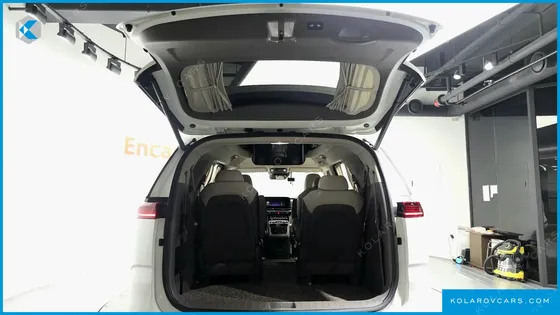 KIA CARNIVAL DIESEL 9-SEATER HI-LIMOUSINE