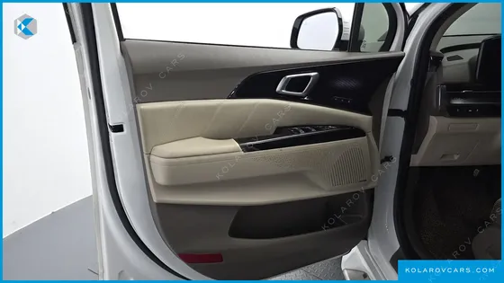 KIA CARNIVAL DIESEL 9-SEATER HI-LIMOUSINE