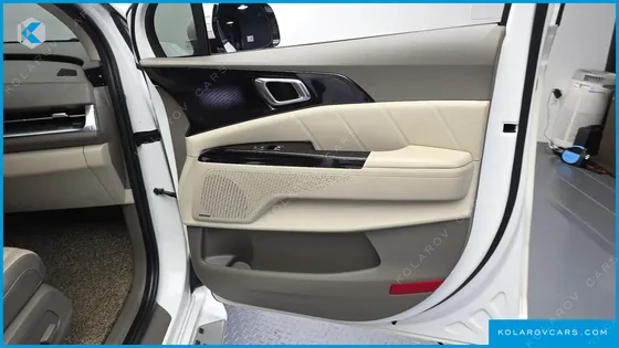 KIA CARNIVAL DIESEL 9-SEATER HI-LIMOUSINE